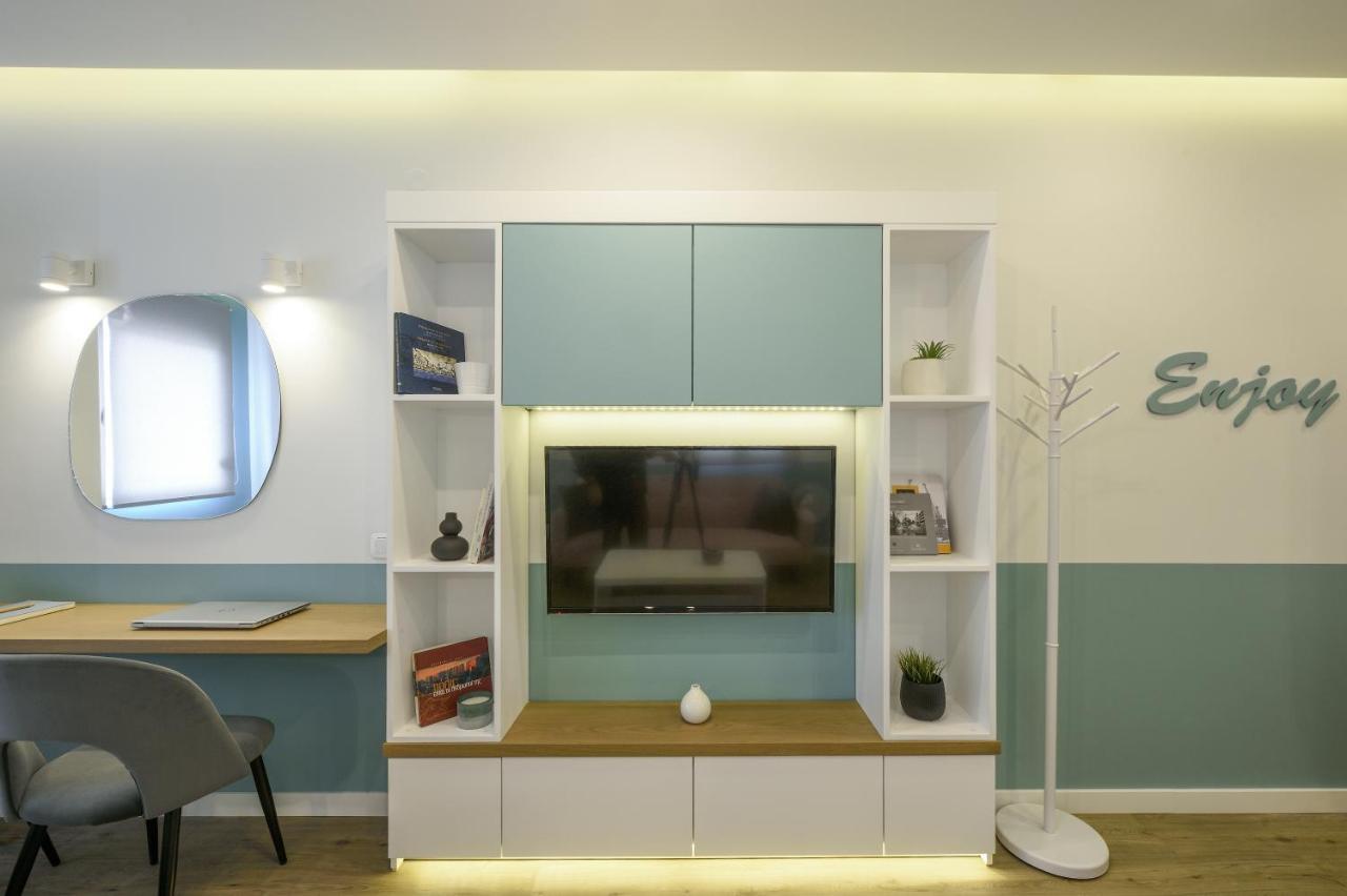 Τhe Half Root Suite In The Heart Of City Center Thessaloníki Eksteriør billede