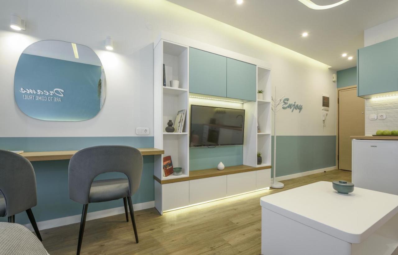 Τhe Half Root Suite In The Heart Of City Center Thessaloníki Eksteriør billede