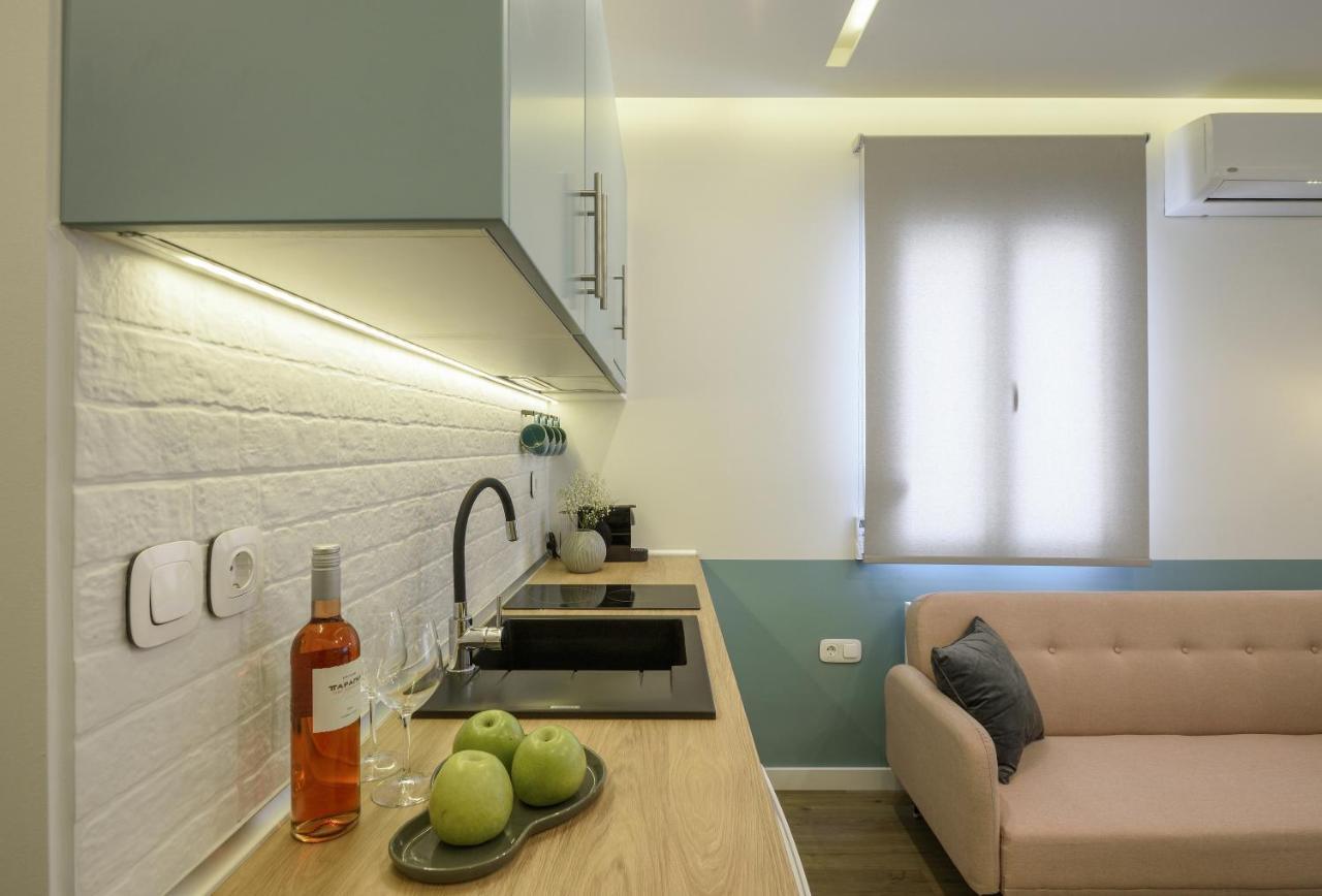 Τhe Half Root Suite In The Heart Of City Center Thessaloníki Eksteriør billede