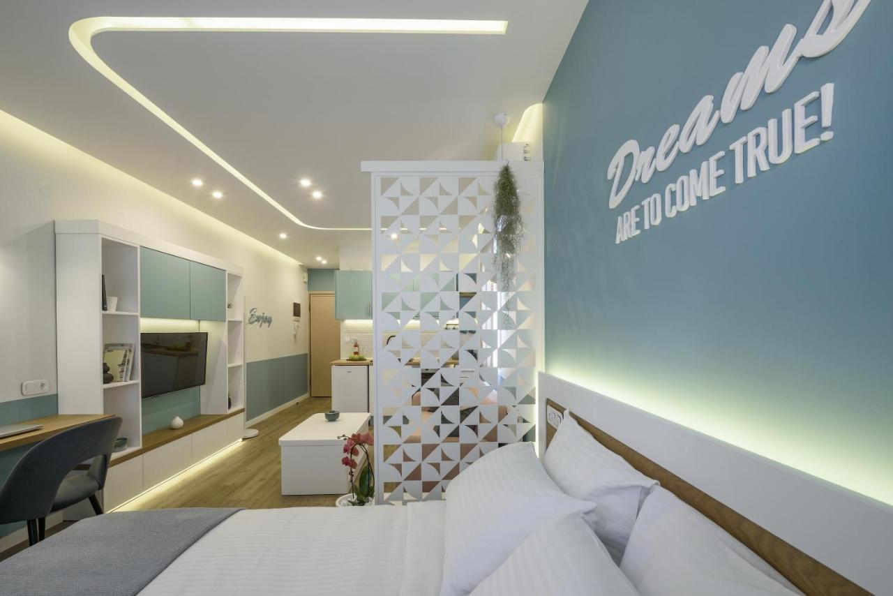 Τhe Half Root Suite In The Heart Of City Center Thessaloníki Eksteriør billede