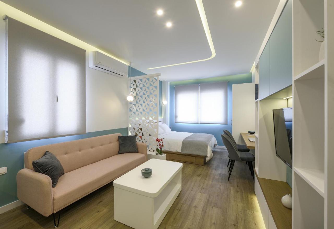 Τhe Half Root Suite In The Heart Of City Center Thessaloníki Eksteriør billede