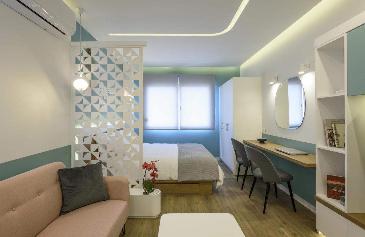 Τhe Half Root Suite In The Heart Of City Center Thessaloníki Eksteriør billede