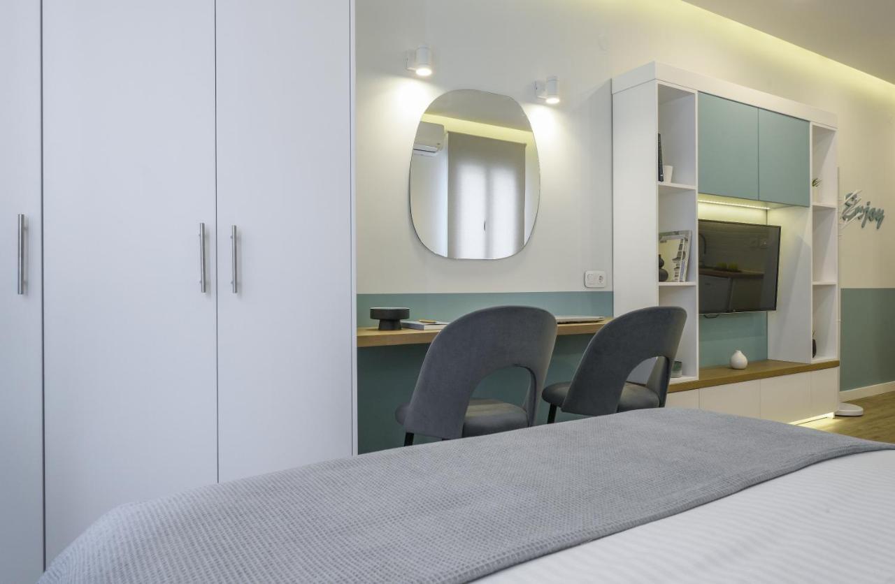 Τhe Half Root Suite In The Heart Of City Center Thessaloníki Eksteriør billede