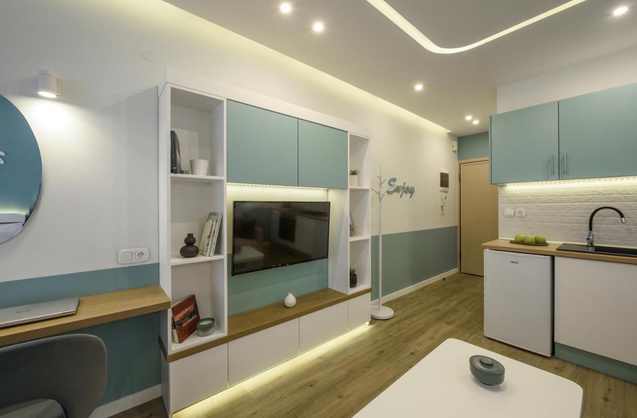 Τhe Half Root Suite In The Heart Of City Center Thessaloníki Eksteriør billede