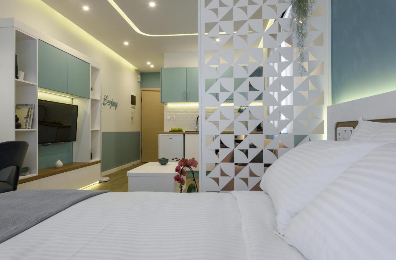 Τhe Half Root Suite In The Heart Of City Center Thessaloníki Eksteriør billede